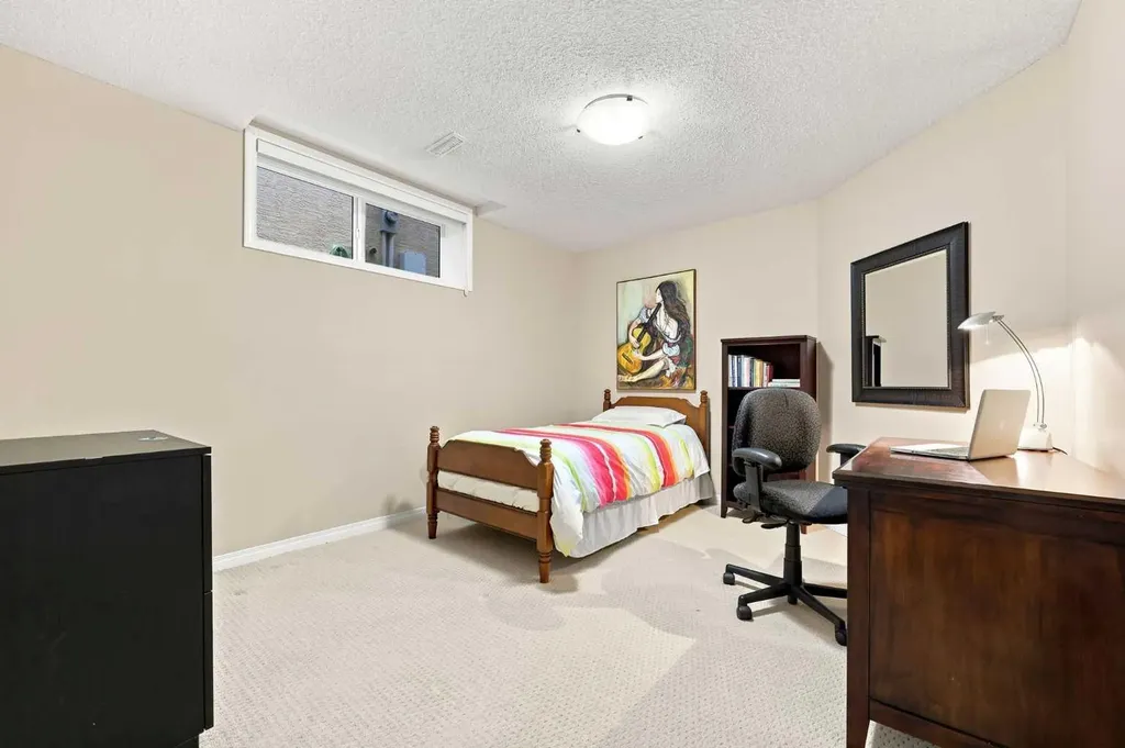 56 Wentworth Landing SW Calgary AB T3H5X1