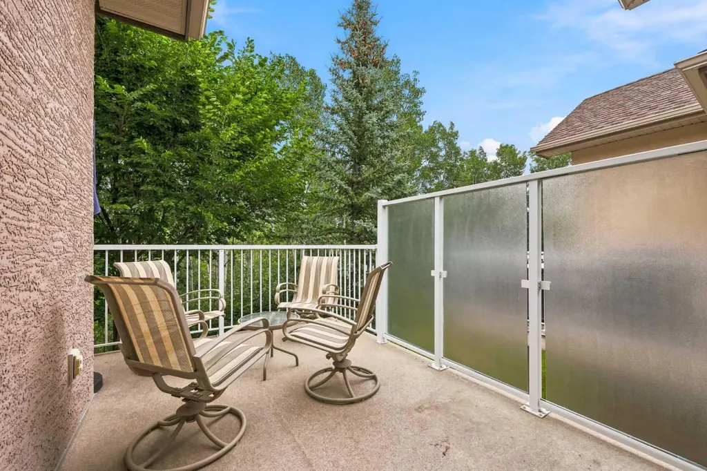 56 Wentworth Landing SW Calgary AB T3H5X1