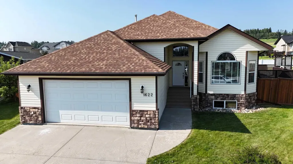 1622 41a Street Edson AB T7E 0A5