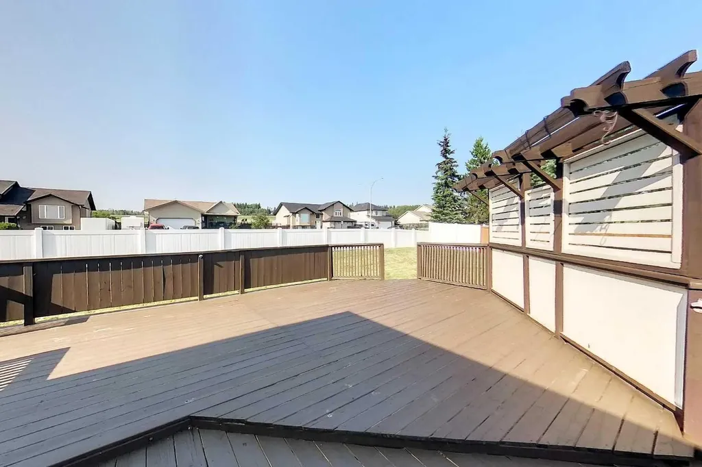 1622 41a Street Edson AB T7E 0A5