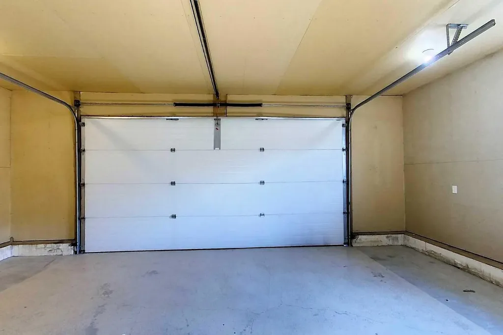 1622 41a Street Edson AB T7E 0A5