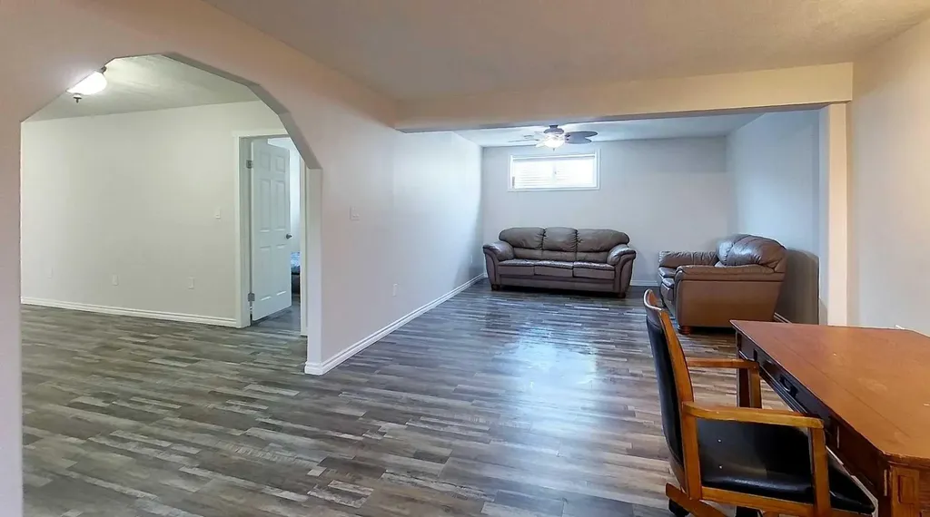 1622 41a Street Edson AB T7E 0A5