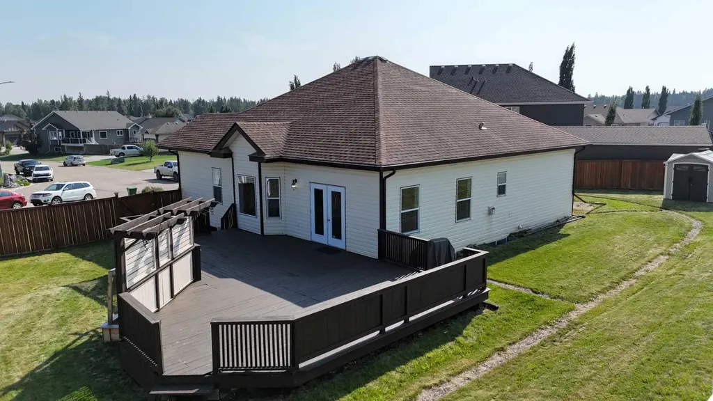 1622 41a Street Edson AB T7E 0A5