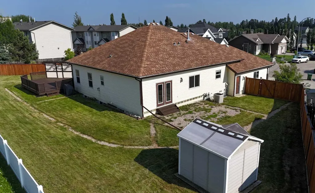 1622 41a Street Edson AB T7E 0A5