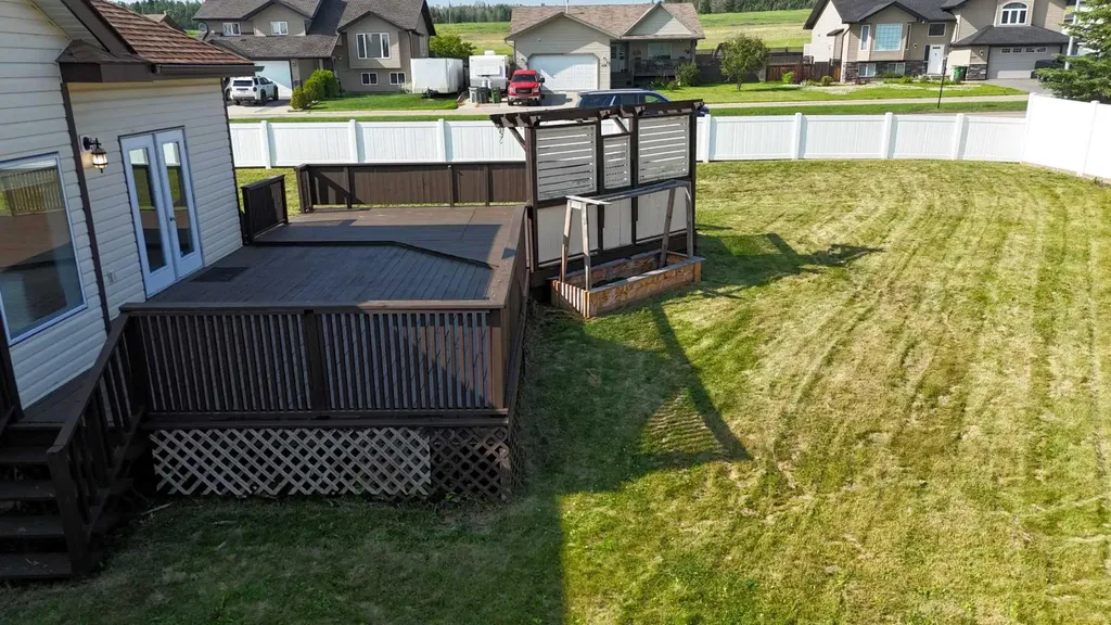 1622 41a Street Edson AB T7E 0A5
