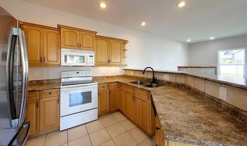 1622 41a Street Edson AB T7E 0A5