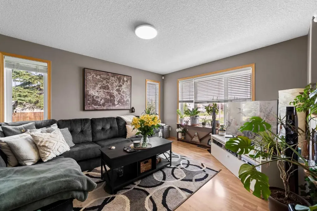 14 3 Avenue Hay Lakes AB T0B 1W0