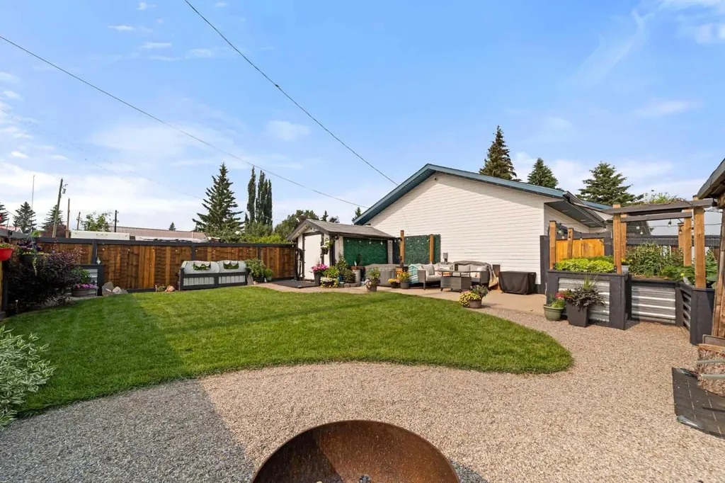 14 3 Avenue Hay Lakes AB T0B 1W0