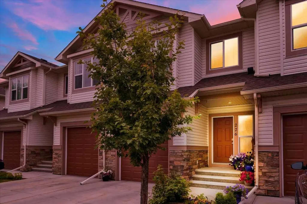 226 Sunset Point Cochrane AB T4C 0L2