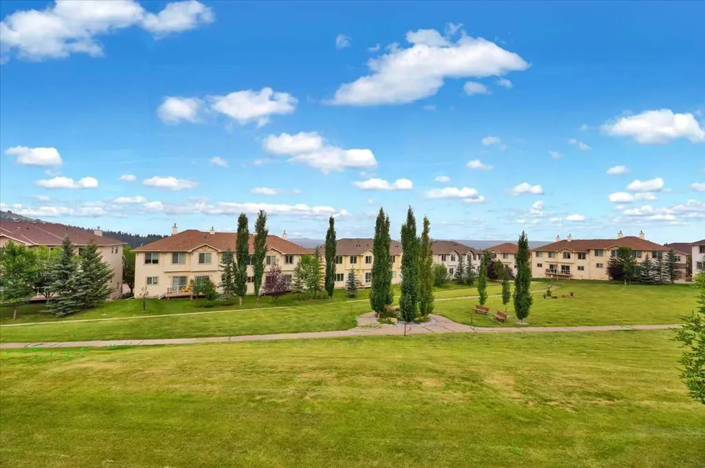 226 Sunset Point Cochrane AB T4C 0L2