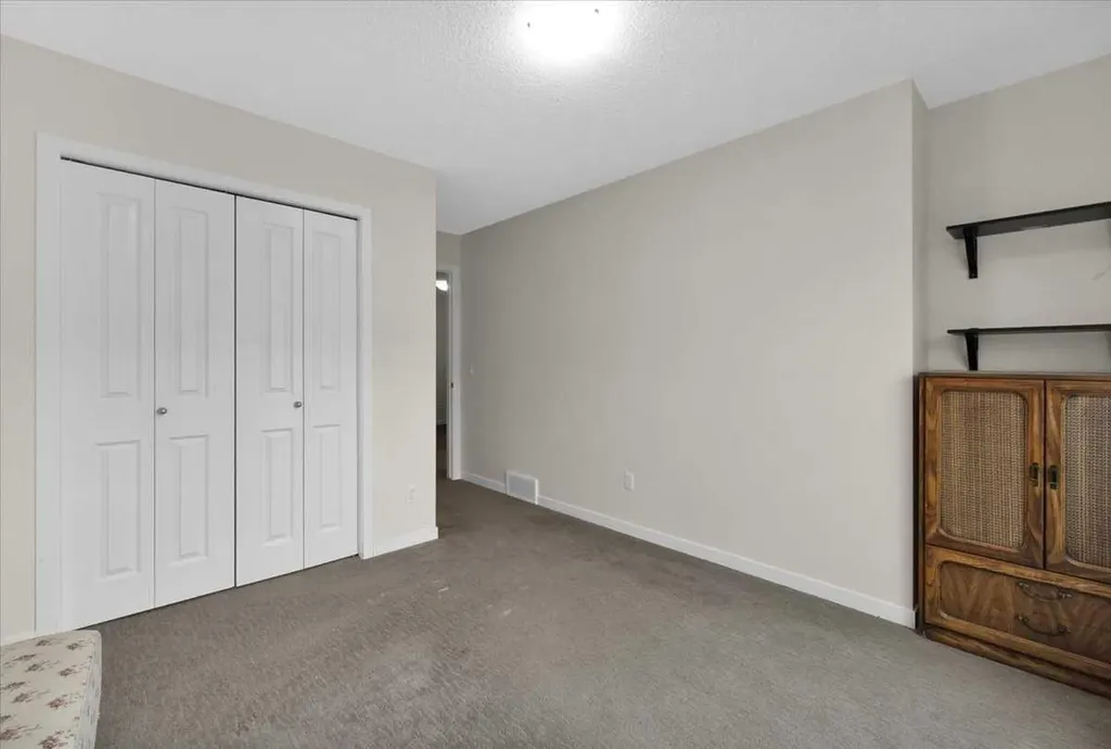 226 Sunset Point Cochrane AB T4C 0L2