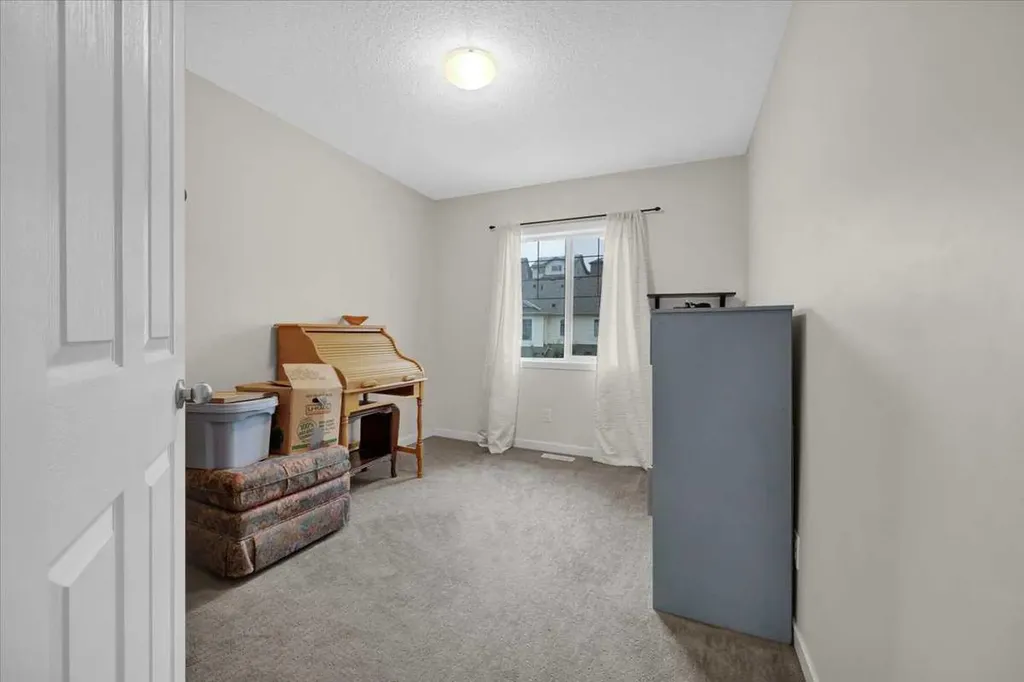 226 Sunset Point Cochrane AB T4C 0L2