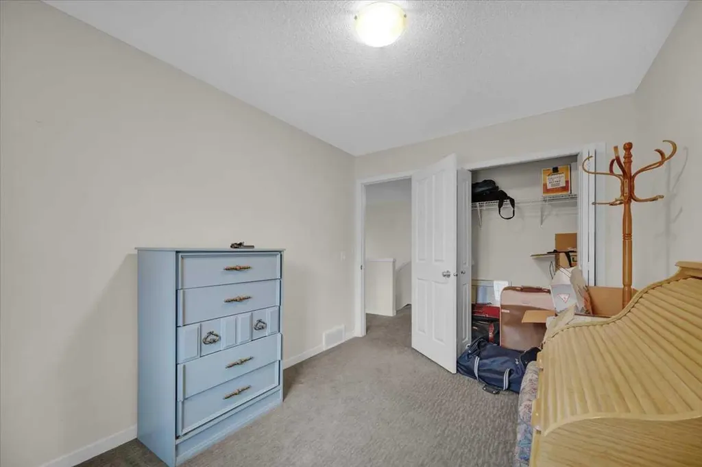 226 Sunset Point Cochrane AB T4C 0L2
