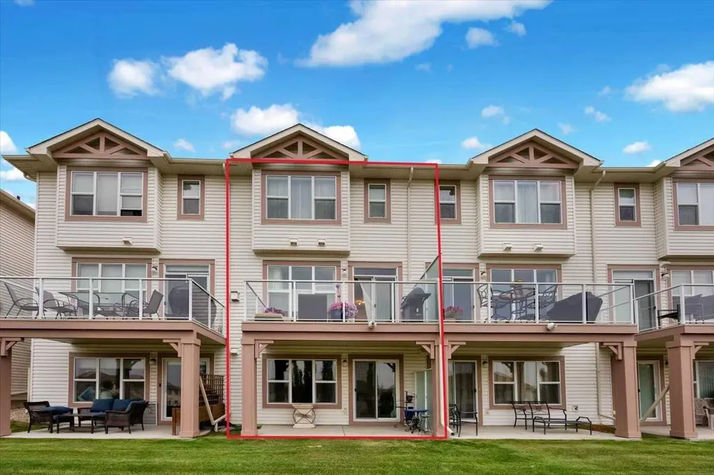 226 Sunset Point Cochrane AB T4C 0L2
