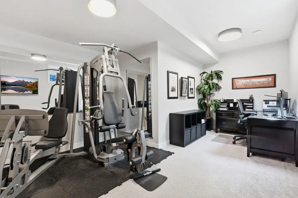 648 Shawnee Terrace SW Calgary AB T2Y 0T5
