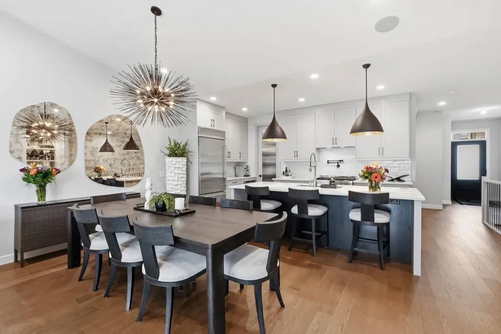 648 Shawnee Terrace SW Calgary AB T2Y 0T5