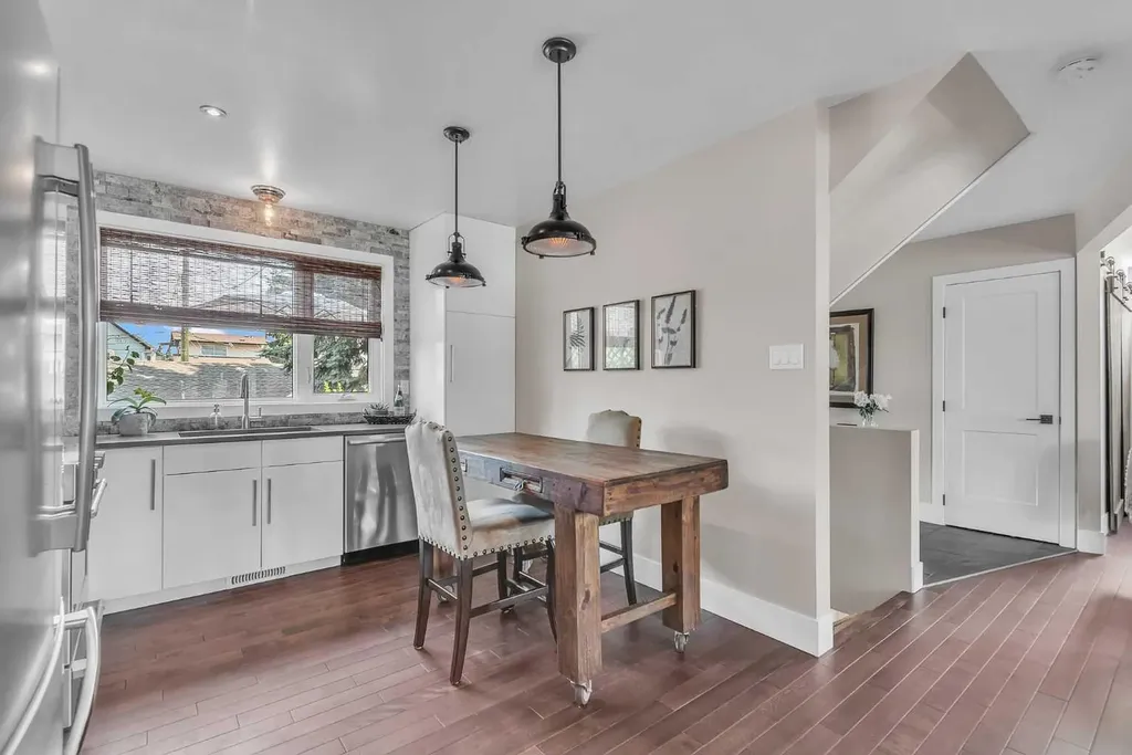1420 32 Street SW Calgary AB T3C 1N3