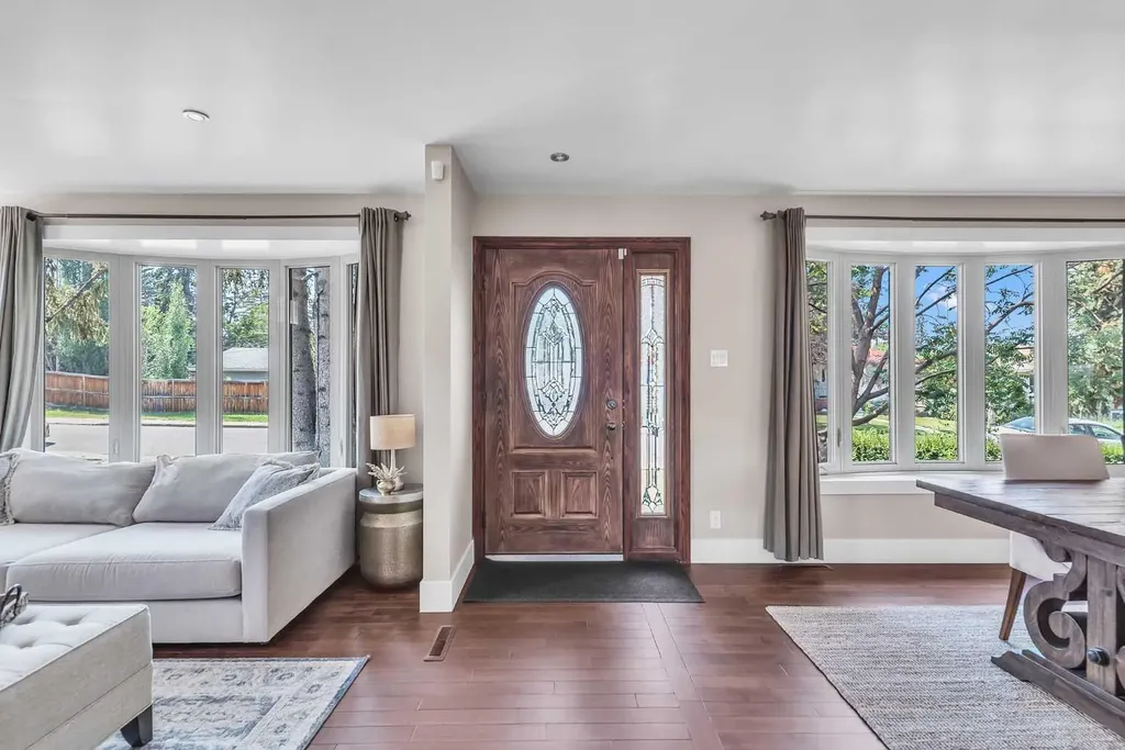 1420 32 Street SW Calgary AB T3C 1N3