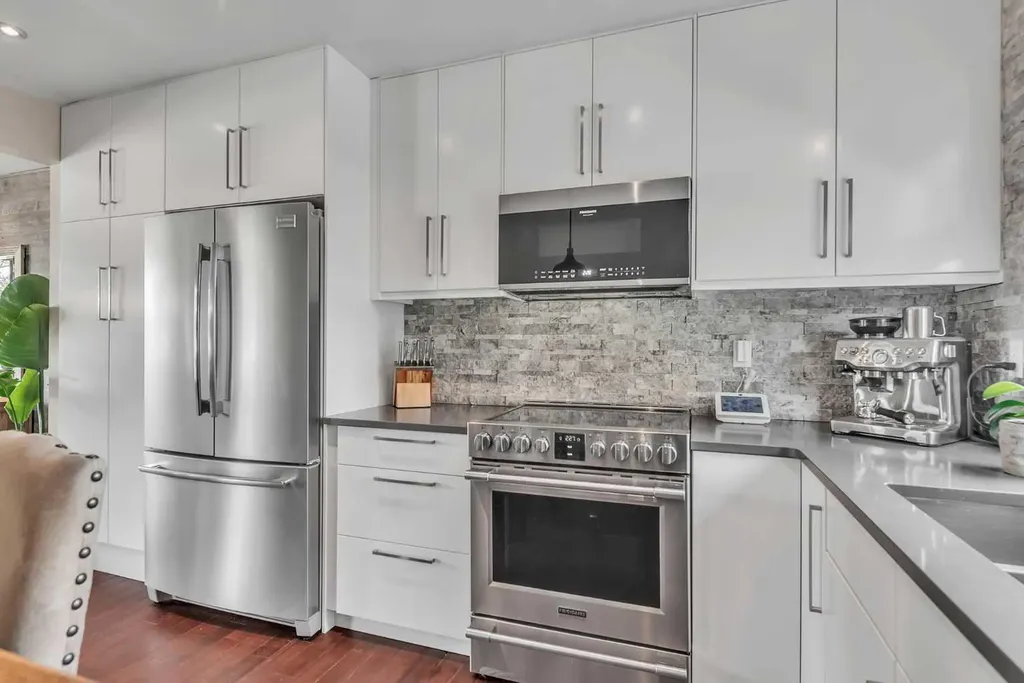 1420 32 Street SW Calgary AB T3C 1N3