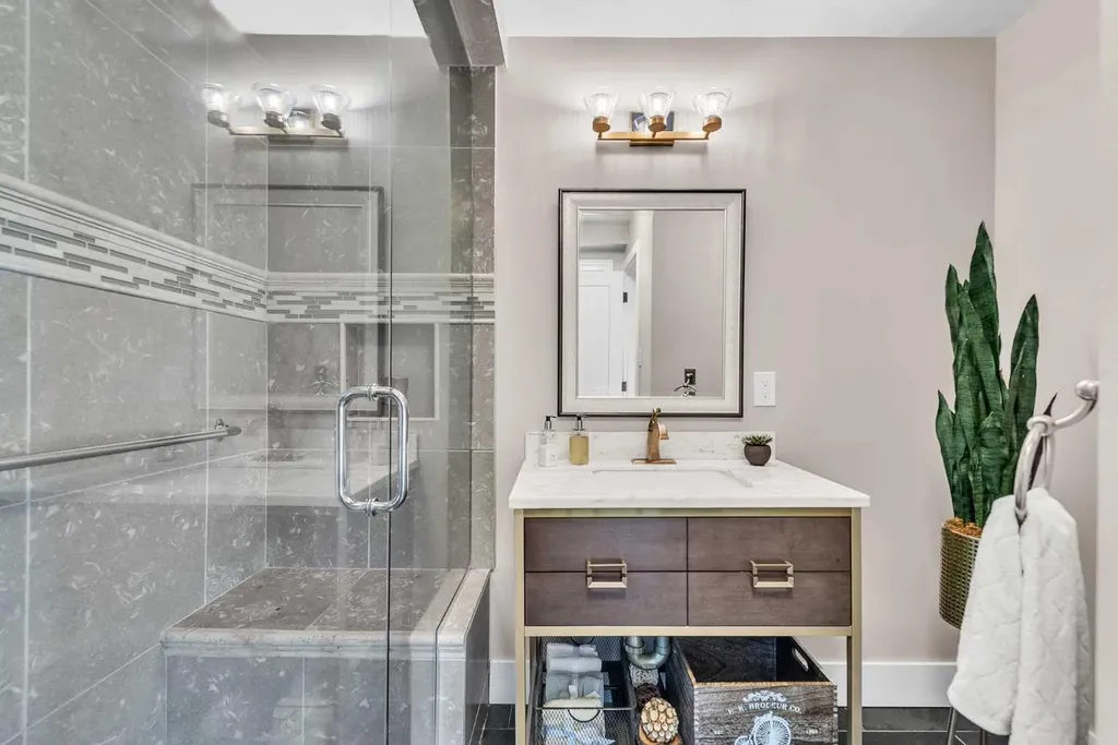 1420 32 Street SW Calgary AB T3C 1N3