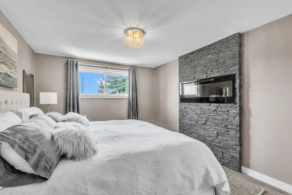 1420 32 Street SW Calgary AB T3C 1N3