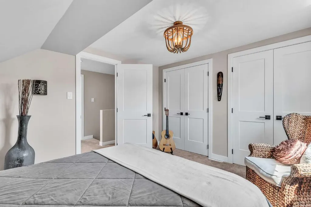 1420 32 Street SW Calgary AB T3C 1N3
