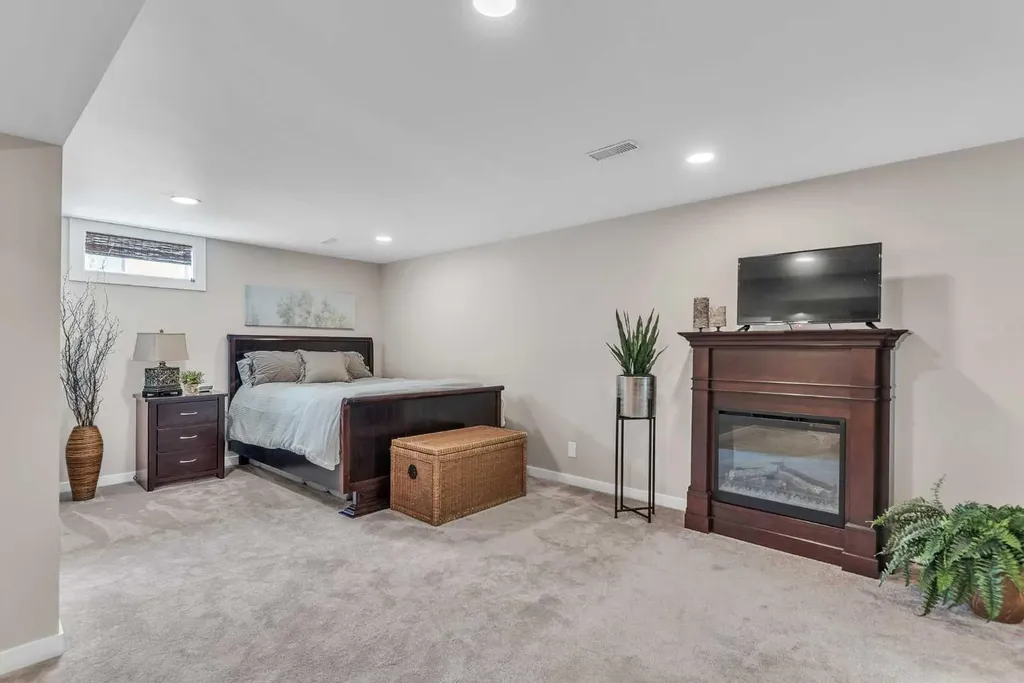 1420 32 Street SW Calgary AB T3C 1N3