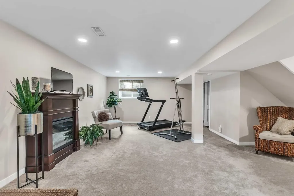 1420 32 Street SW Calgary AB T3C 1N3