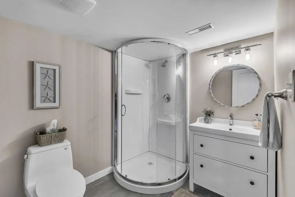 1420 32 Street SW Calgary AB T3C 1N3