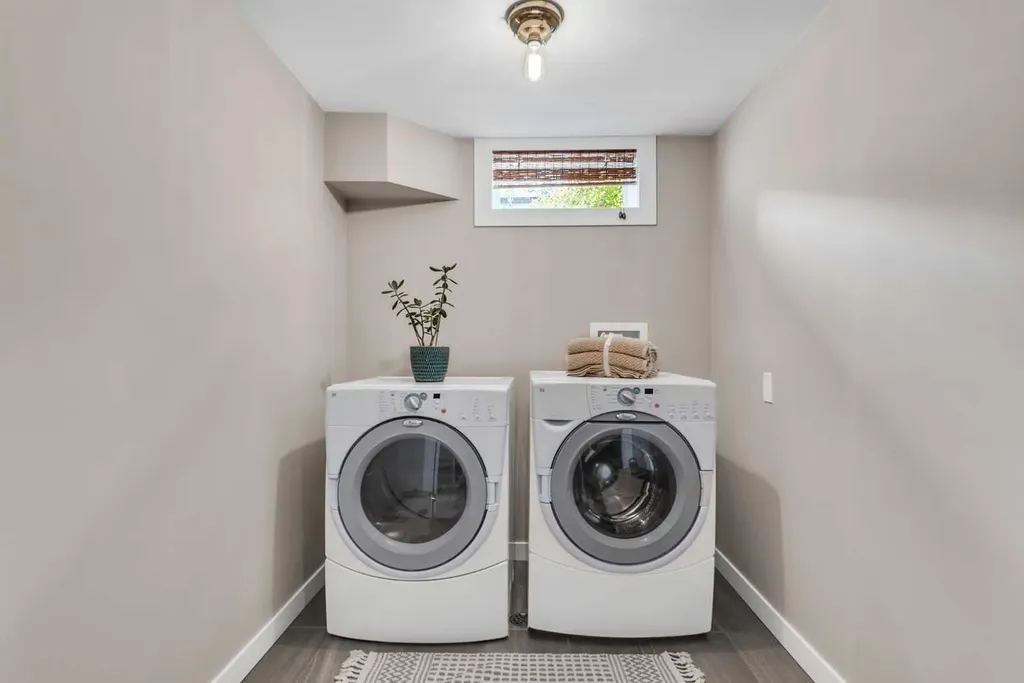 1420 32 Street SW Calgary AB T3C 1N3