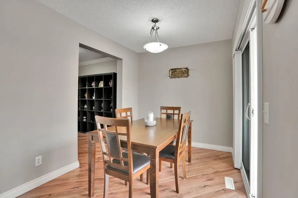 199 Cedarwood Lane SW Calgary AB T2W5X6