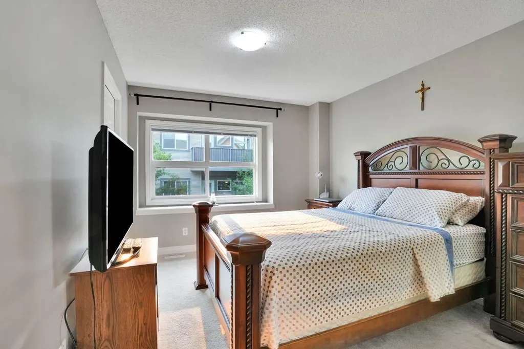 199 Cedarwood Lane SW Calgary AB T2W5X6