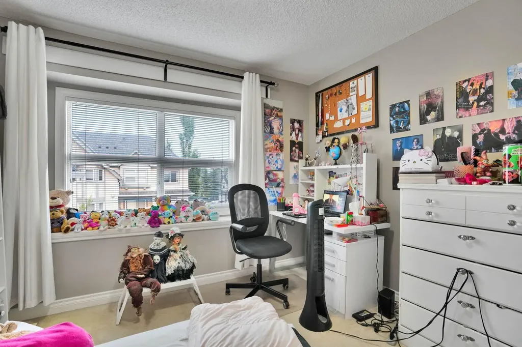 199 Cedarwood Lane SW Calgary AB T2W5X6