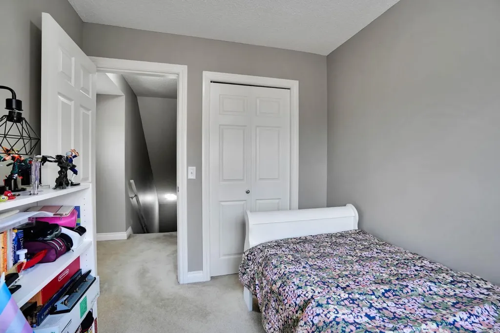 199 Cedarwood Lane SW Calgary AB T2W5X6