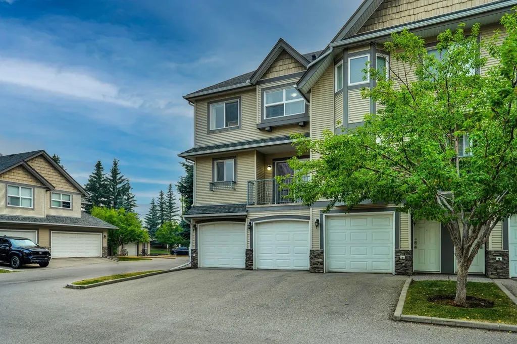 199 Cedarwood Lane SW Calgary AB T2W5X6
