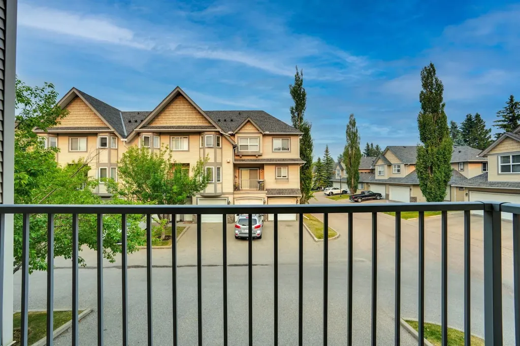 199 Cedarwood Lane SW Calgary AB T2W5X6