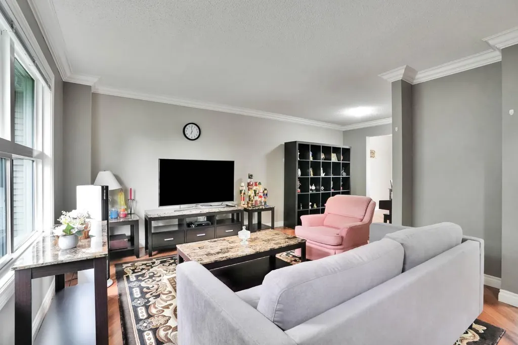 199 Cedarwood Lane SW Calgary AB T2W5X6