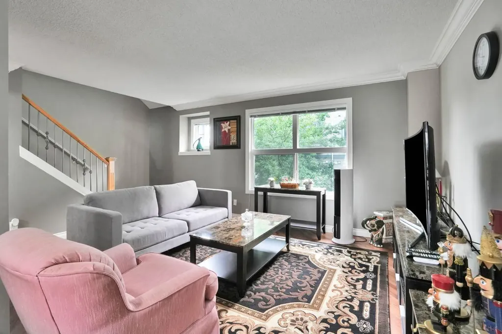 199 Cedarwood Lane SW Calgary AB T2W5X6