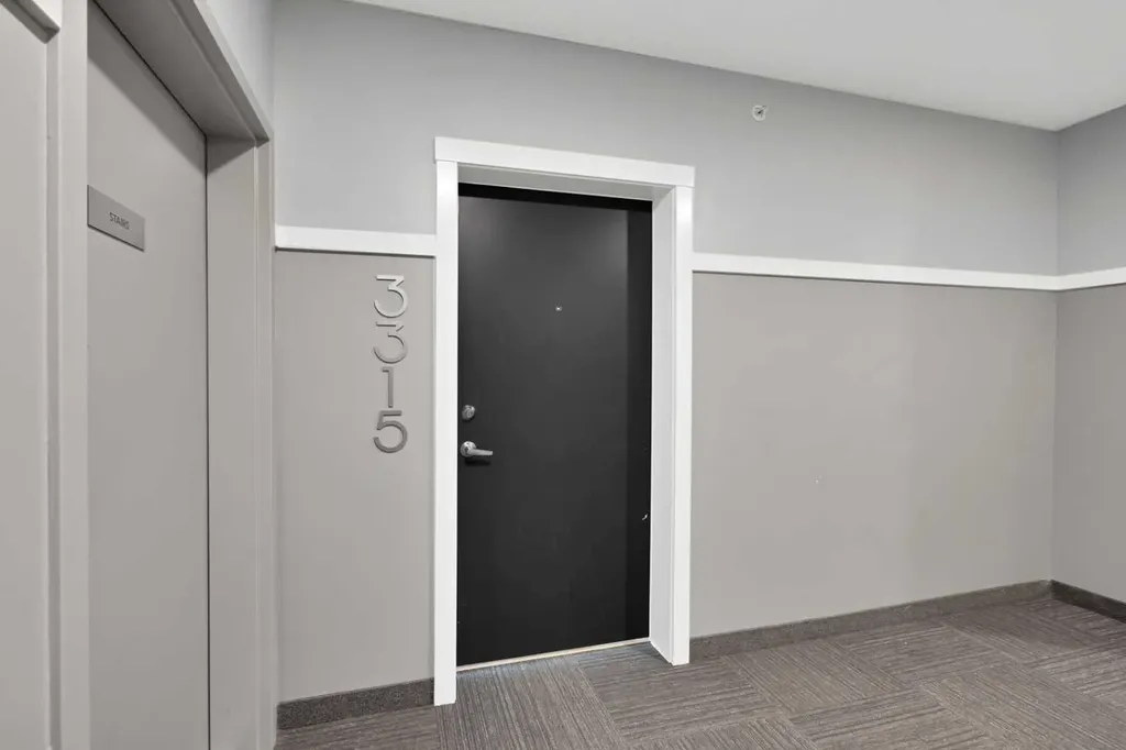 33 Carringham Gate NW Calgary AB T3P 2H6