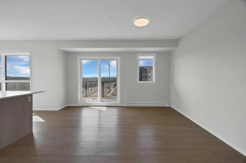 33 Carringham Gate NW Calgary AB T3P 2H6