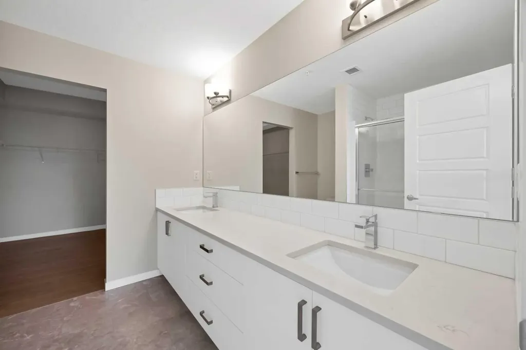 33 Carringham Gate NW Calgary AB T3P 2H6