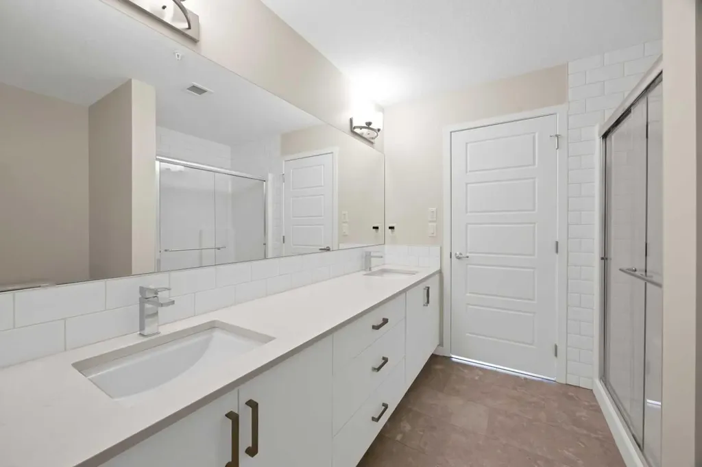 33 Carringham Gate NW Calgary AB T3P 2H6