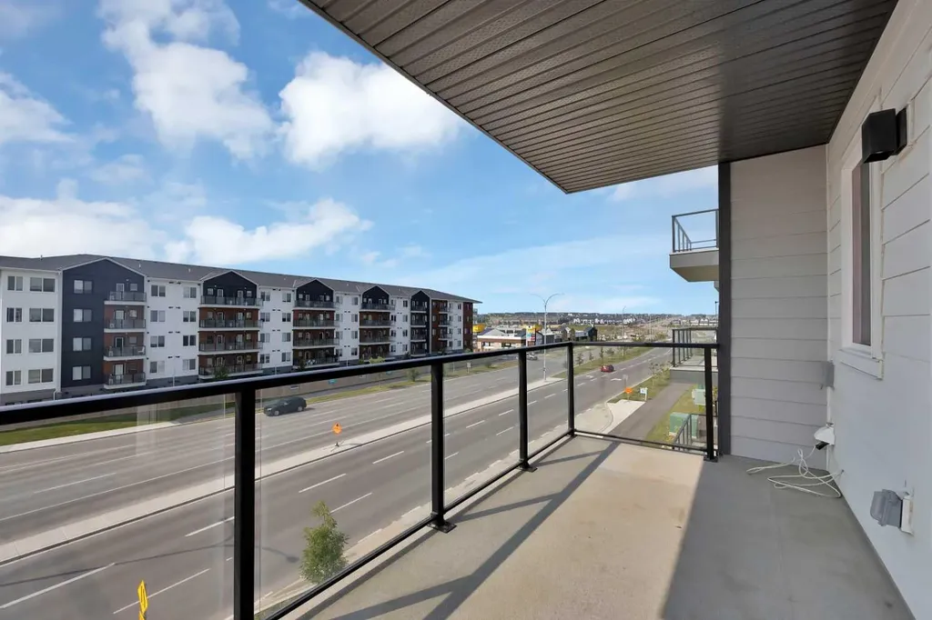 33 Carringham Gate NW Calgary AB T3P 2H6