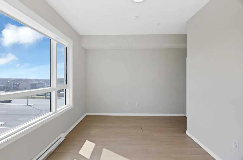 33 Carringham Gate NW Calgary AB T3P 2H6