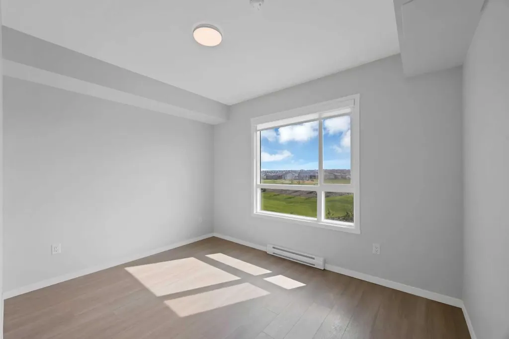 33 Carringham Gate NW Calgary AB T3P 2H6