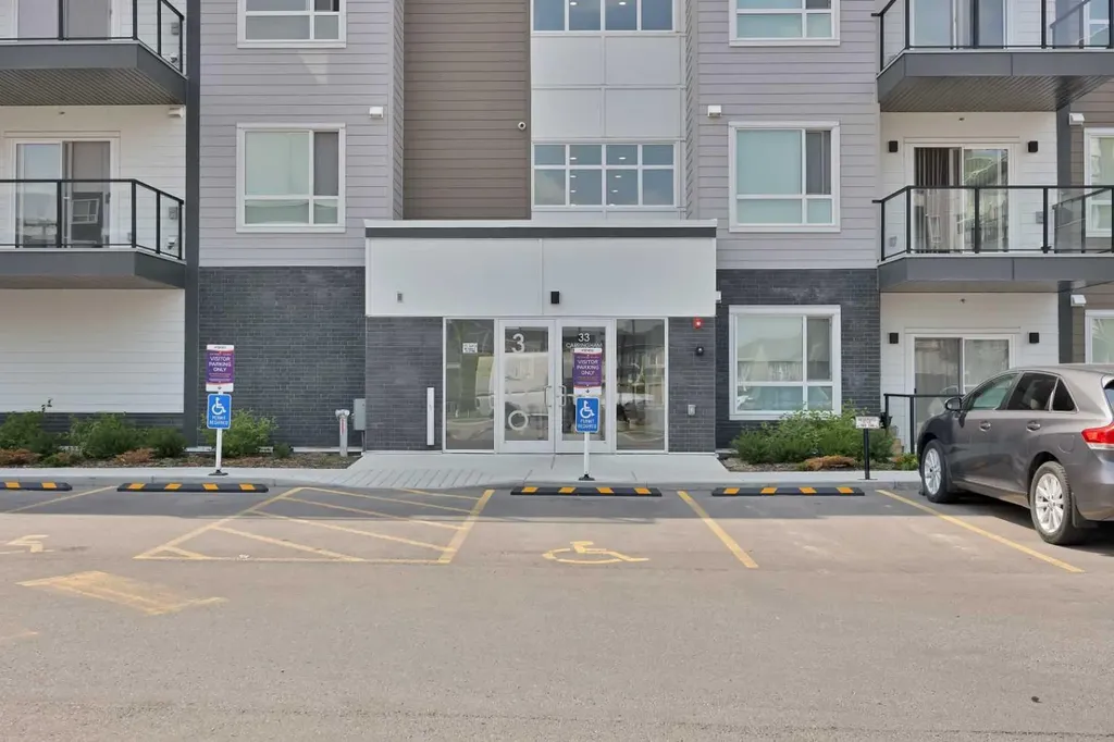 33 Carringham Gate NW Calgary AB T3P 2H6