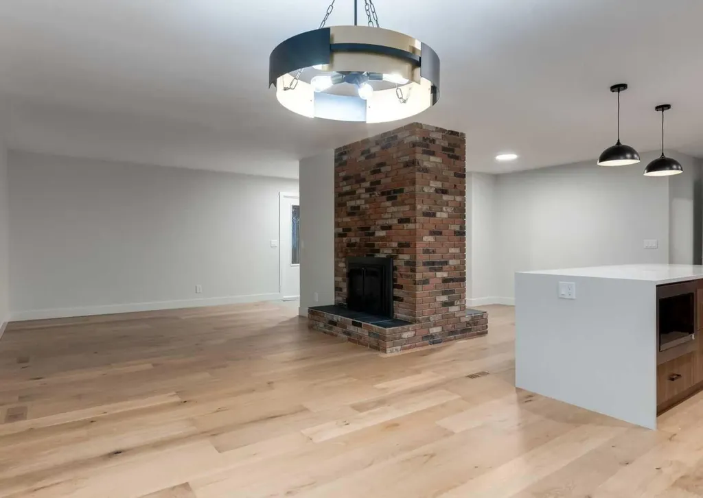 6460 Silver Ridge Way NW Calgary AB T3B3X7