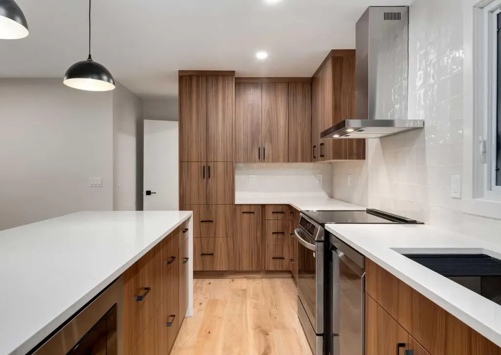 6460 Silver Ridge Way NW Calgary AB T3B3X7