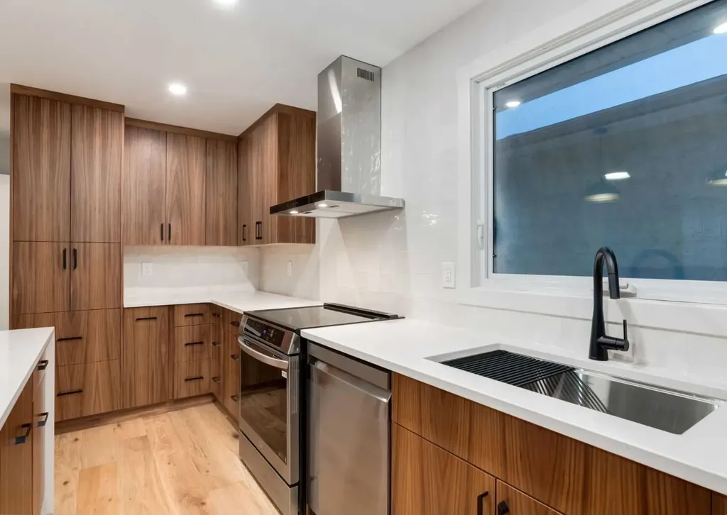 6460 Silver Ridge Way NW Calgary AB T3B3X7