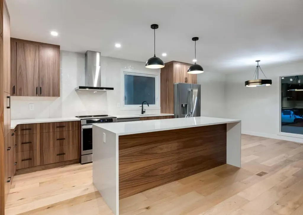 6460 Silver Ridge Way NW Calgary AB T3B3X7